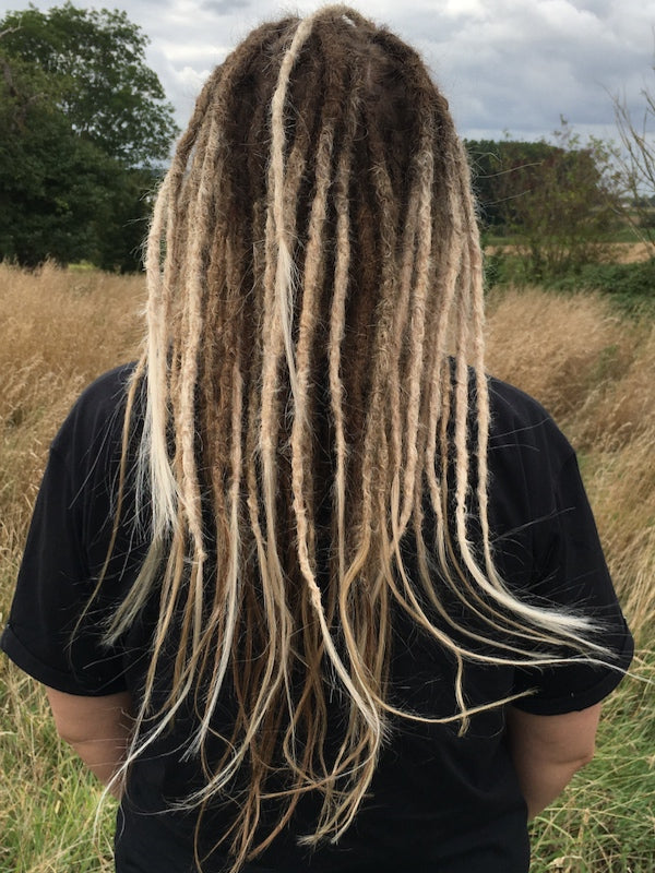 Holi Dreadlocks | Volledig hoofd locs met of zonder verlengingen [voorschotbedrag €120]