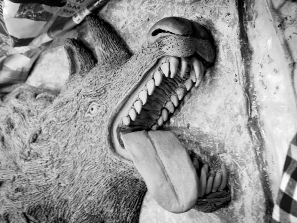 Wolf — handgemaakt keramisch sculptuur